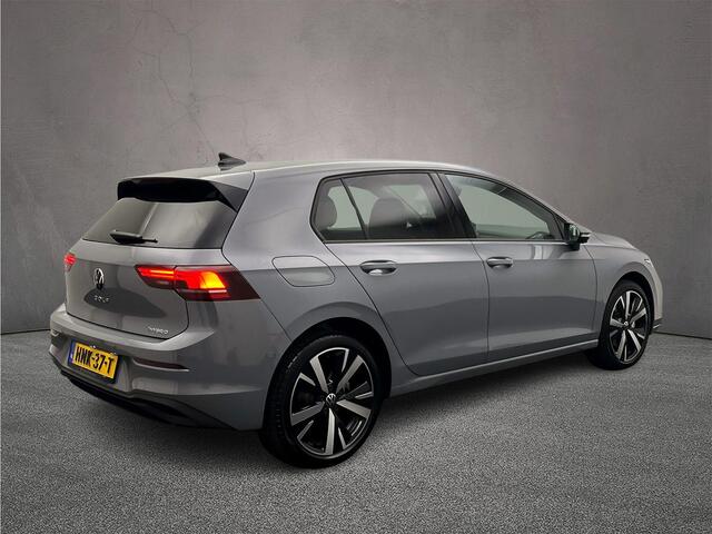 Volkswagen GOLF Life Edition 1.5 TSI eHybrid 204pk DSG Automaat Adaptive cruise control, Achteruitrijcamera, Stoelverwarming, LED koplampen, Stuurwiel verwarmd, Parkeersensoren