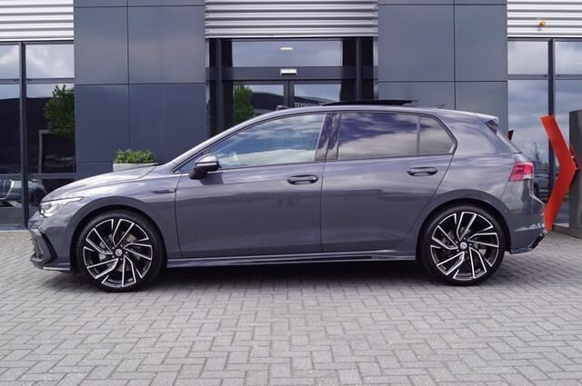 Volkswagen GOLF 1.5 TSI DSG R-Line 150pk/ Panodak /Trekhaak/ Camera / 19 Inch/DCC/ACC