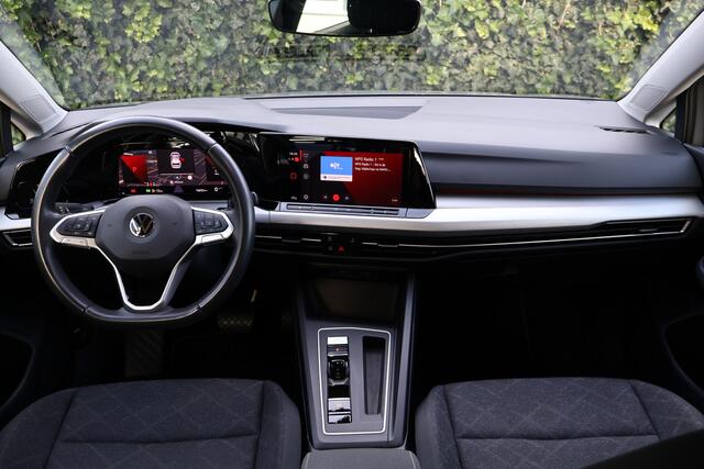 Volkswagen GOLF 1.0 eTSI Life Automaat | Carplay | LED | Adaptive Cruise | Moonstone Grey | Sfeerverlichting