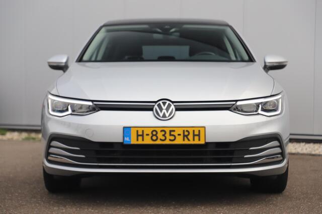 Volkswagen GOLF 1.5 eTSI Style 150PK Automaat Panoramadak Trekhaak IQ Light Sportstoel Massage 18 inch LMV Sfeerverlichting Navi Clima ACC NAP! Dealer Onderhouden!
