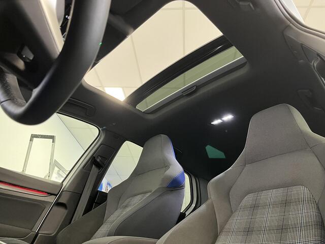 Volkswagen GOLF 1.4 eHybrid 245pk GTE | PANO | IQ-MATRIX LED | CAMERA |