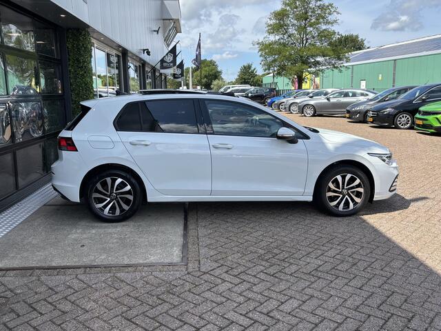 Volkswagen GOLF 2.0 TDI DSG Active | Pano | Ambient | Camera | BTW |
