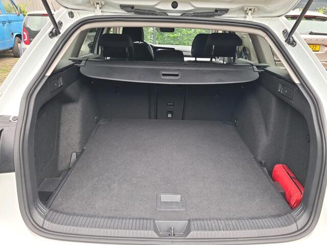 Volkswagen GOLF Variant 1.0 eTSI 110PK DSG Life Business Elektrische best. stoel Virtual Cockpit Navigatie