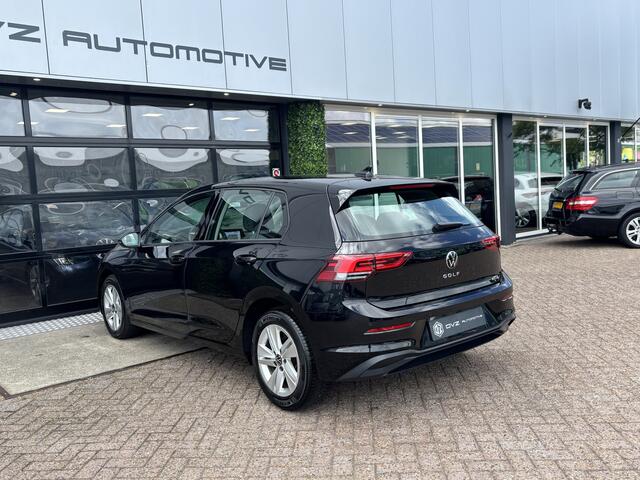 Volkswagen GOLF 1.0 eTSI Life | Camera | Ambient | Carplay | BTW