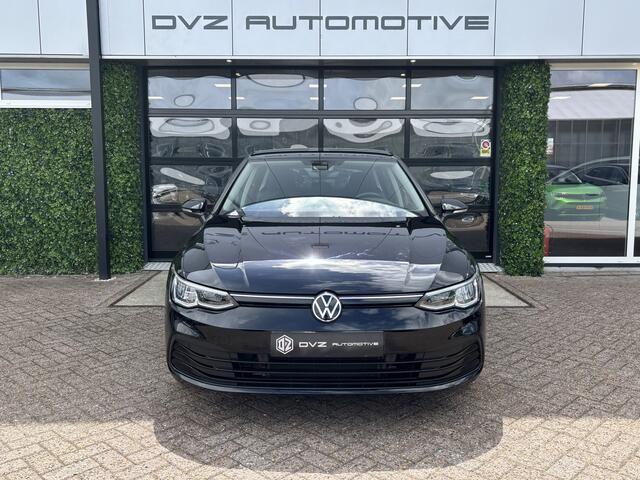 Volkswagen GOLF 1.0 eTSI Life | Camera | Ambient | Carplay | BTW