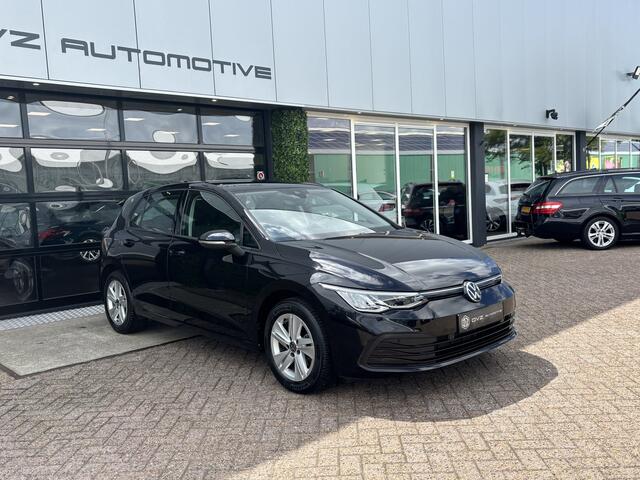Volkswagen GOLF 1.0 eTSI Life | Camera | Ambient | Carplay | BTW