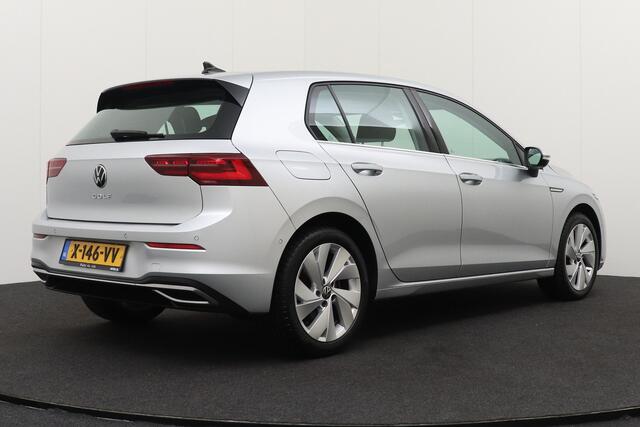 Volkswagen GOLF 1.5 eTSI 150 PK Aut. Style Camera Memory Dodehoek