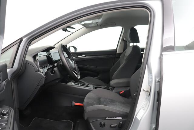 Volkswagen GOLF 1.5 eTSI 150 PK Aut. Style Camera Memory Dodehoek