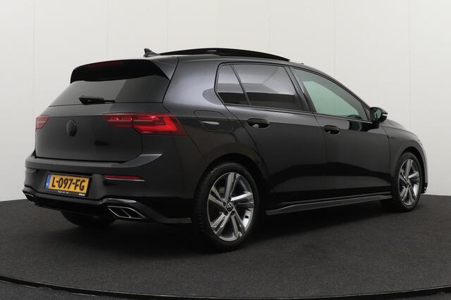 Volkswagen GOLF 1.5 eTSI R-Line Pano-dak Camera Dodehoek