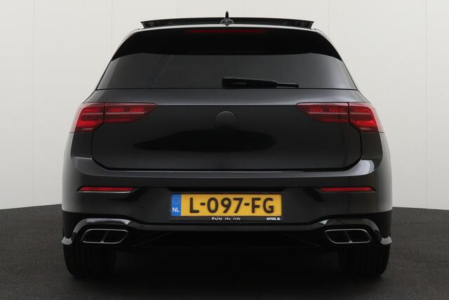 Volkswagen GOLF 1.5 eTSI R-Line Pano-dak Camera Dodehoek