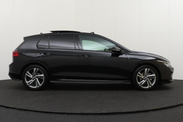 Volkswagen GOLF 1.5 eTSI R-Line Pano-dak Camera Dodehoek