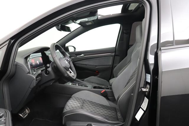 Volkswagen GOLF 1.5 eTSI R-Line Pano-dak Camera Dodehoek