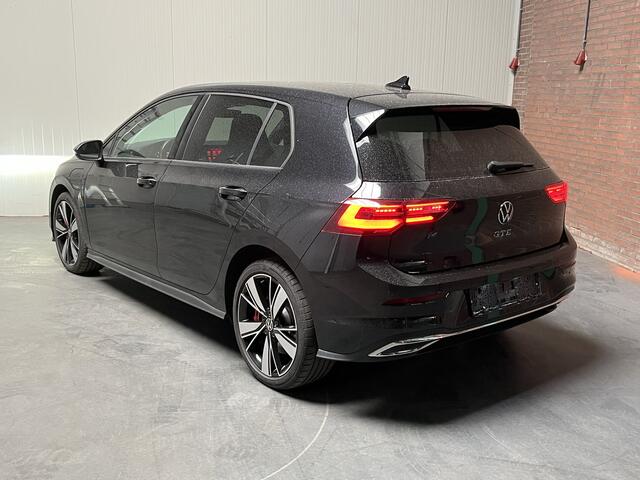 Volkswagen GOLF 1.4 eHybrid GTE / AUTOMAAT/ 245PK/ PARK. SENSOREN V+A/ CAMERA/ KEYLESS/ STUUR+STOEL VERWARM./ APP-CONNECT/ TREKHAAK/ ACC/ DCC/ NAVI/ DAB/ LED/ DIGITAL DASH/ ISOFIX