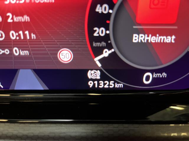 Volkswagen GOLF 1.4 eHybrid GTE / AUTOMAAT/ 245PK/ PARK. SENSOREN V+A/ CAMERA/ KEYLESS/ STUUR+STOEL VERWARM./ APP-CONNECT/ TREKHAAK/ ACC/ DCC/ NAVI/ DAB/ LED/ DIGITAL DASH/ ISOFIX