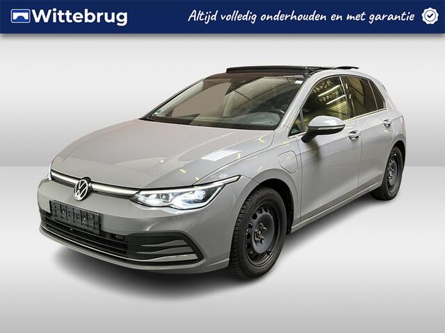 Volkswagen GOLF 1.4 eHybrid Style / AUTOMAAT/ PANO/ STUUR+STOEL VERWARM./ MEMORY SEAT/ DRIVE SELECT/ PARK. SENSOR. V+A/ TREKHAAK/ APP-CONNECT/ ACC/ DAB/ NAVI/ LED/ ISOFIX/ 16'' LMV