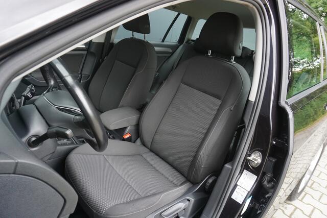 Volkswagen GOLF Variant 1.6 TDI Highline | Groot Navigatie | Airco | 16'' LM | Apple Carplay/Android Auto |