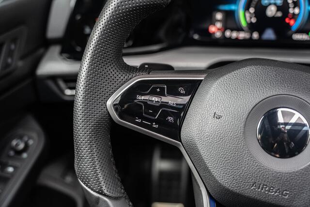 Volkswagen GOLF 1.4 eHybrid GTE | Pano | IQ Light | Dodehoek