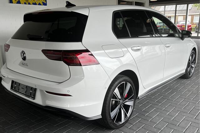 Volkswagen GOLF 1.4 eHybrid GTE / Navigatie / IQ Light /Standkachel