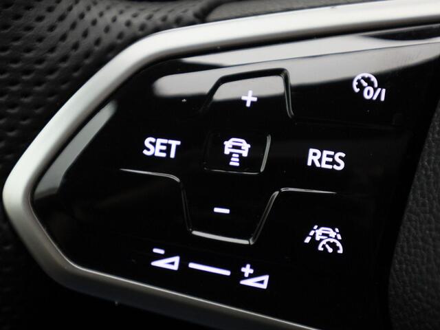 Volkswagen GOLF 1.4 eHybrid 180kW/245PK GTE DSG · Panoramadak · Leder · Camera + Parkeersensoren