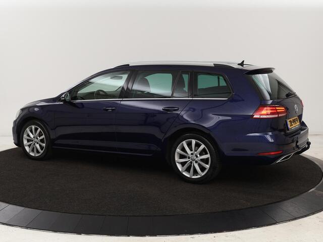 Volkswagen GOLF 1.0 TSI Highline | Stoelverwarming | Trekhaak | Massage | Carplay | Adaptive cruise | Active Info Display | Navigatie | Parkeerhulp | Climate control