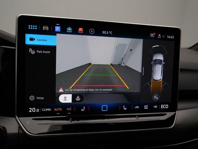 Volkswagen GOLF 1.5 eHybrid 272 pk DSG GTE | Panoramadak | IQ Light | Head-up display | Stuur-/stoelverwarming