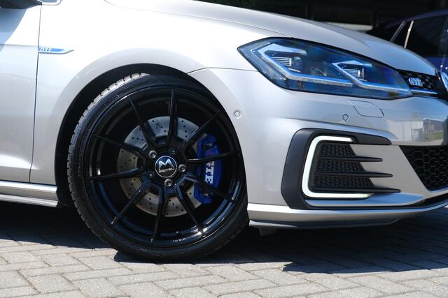 Volkswagen GOLF 1.4 TSI PHEV GTE Panodak ACC Leder Camera