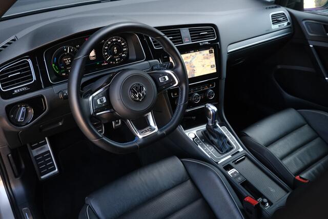 Volkswagen GOLF 1.4 TSI PHEV GTE Panodak ACC Leder Camera