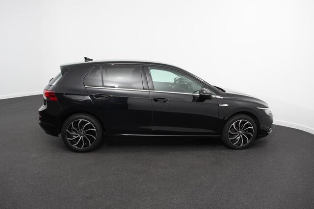 Volkswagen GOLF 1.5 eTSI 150pk Style | Sfeer verlichting | Navigatie | Climate control | Camera | Adaptive Cruise control | Led | Parkeer sensoren | Lichtmetalen Velgen