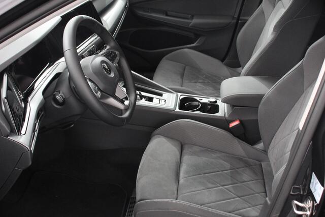 Volkswagen GOLF 1.5 eTSI 150pk Style | Sfeer verlichting | Navigatie | Climate control | Camera | Adaptive Cruise control | Led | Parkeer sensoren | Lichtmetalen Velgen