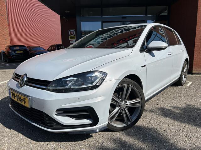Volkswagen GOLF 1.0 TSI Highline Business R-Line // FULL LED // NAVI + CARPLAY // ADAPTIV CRUISE // CAMERA // PDC V+A // DIGITAL COCKPIT