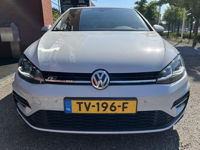 Volkswagen GOLF 1.0 TSI Highline Business R-Line // FULL LED // NAVI + CARPLAY // ADAPTIV CRUISE // CAMERA // PDC V+A // DIGITAL COCKPIT