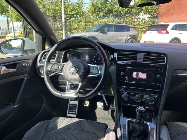 Volkswagen GOLF 1.0 TSI Highline Business R-Line // FULL LED // NAVI + CARPLAY // ADAPTIV CRUISE // CAMERA // PDC V+A // DIGITAL COCKPIT