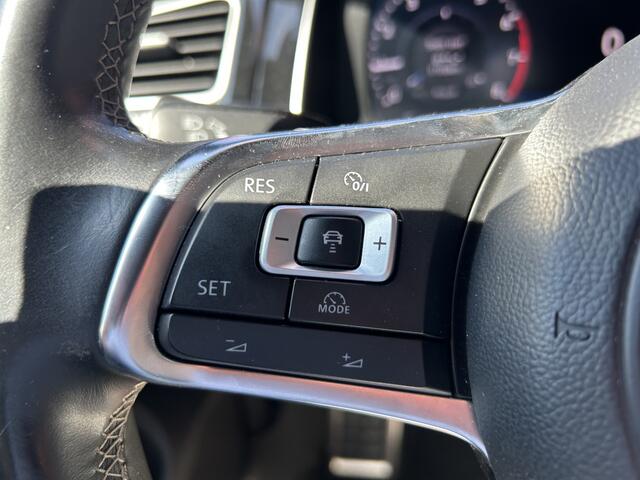 Volkswagen GOLF 1.0 TSI Highline Business R-Line // FULL LED // NAVI + CARPLAY // ADAPTIV CRUISE // CAMERA // PDC V+A // DIGITAL COCKPIT