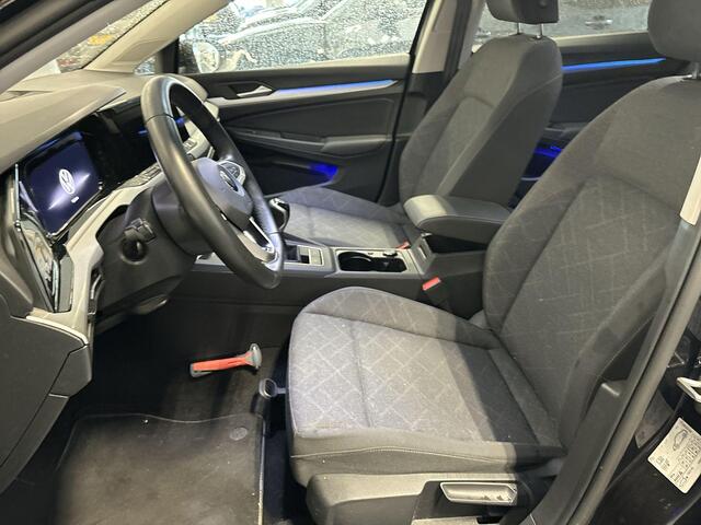 Volkswagen GOLF Variant 1.0 TSI 110pk Life · Apple/Android Car Play · Navi · P-Sensoren · Sfeerverlichting · 16'' Inch · Garantie t/m 26-08-2026 of 100.000km