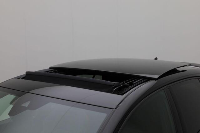 Volkswagen GOLF 2.0 TSI 300PK DSG GTI Clubsport | Panoramadak | IQ Light | Harman/Kardon Sound | Head-up display | Stoelverwarming | Achteruitrijcamera