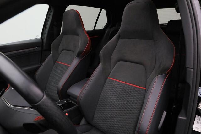 Volkswagen GOLF 2.0 TSI 300PK DSG GTI Clubsport | Panoramadak | IQ Light | Harman/Kardon Sound | Head-up display | Stoelverwarming | Achteruitrijcamera