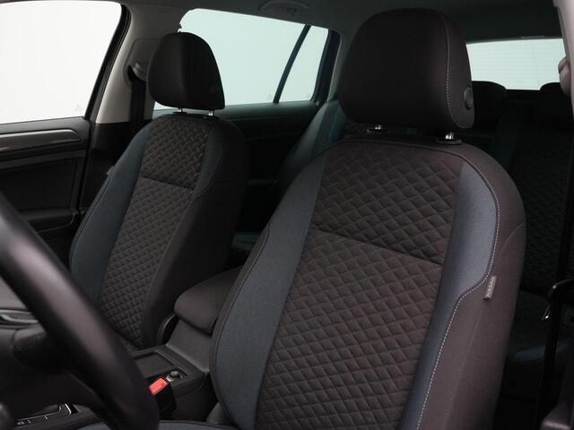 Volkswagen GOLF Variant 1.0 TSI 115 pk Comfortline | Parkeersensoren voor/achter | Navigatie | Stoelverwarming | Adaptive Cruise