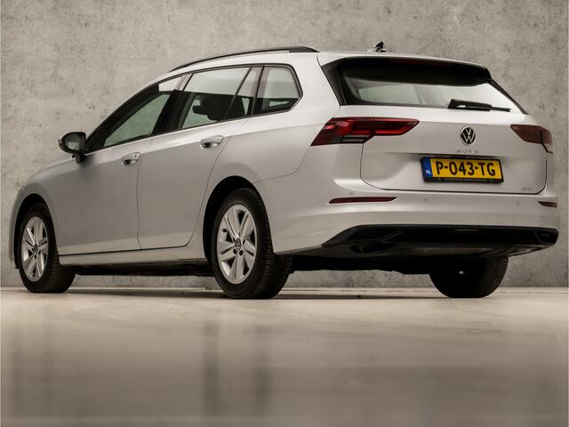 Volkswagen GOLF Variant 1.0 eTSI Sport Life Automaat (GROOT NAVI, CLIMATE, STUUR/STOELVERWARMING, SFEERVERLICHTING, PARKEERSENSOREN, SPORTSTOELEN, LM VELGEN, ADAPTIVE CRUISE, NIEUWSTAAT)