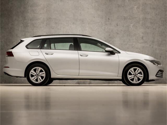Volkswagen GOLF Variant 1.0 eTSI Sport Life Automaat (GROOT NAVI, CLIMATE, STUUR/STOELVERWARMING, SFEERVERLICHTING, PARKEERSENSOREN, SPORTSTOELEN, LM VELGEN, ADAPTIVE CRUISE, NIEUWSTAAT)