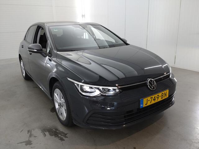 Volkswagen GOLF 1.5 TSI Life Business | Verwacht | Navi | Elektrische stoelen | Trekhaak |