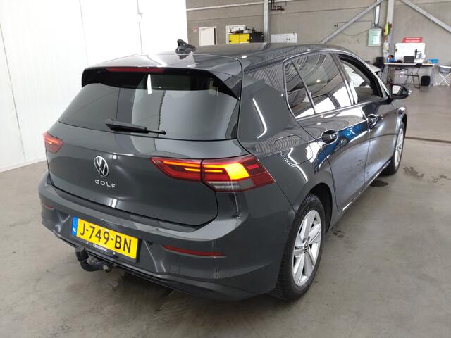 Volkswagen GOLF 1.5 TSI Life Business | Verwacht | Navi | Elektrische stoelen | Trekhaak |