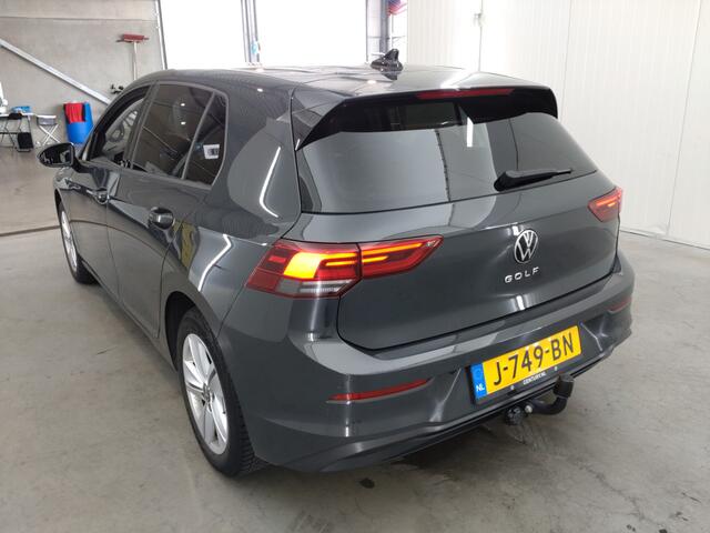Volkswagen GOLF 1.5 TSI Life Business | Verwacht | Navi | Elektrische stoelen | Trekhaak |