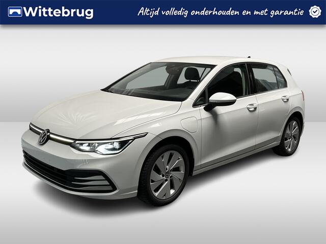 Volkswagen GOLF 1.4 eHybrid Style / AUTOMAAT/ 9.000 KM/ PARK. SENSOREN/ MEMORY SEATS/ ERGO ACTIVE/ STOEL-STUURVERWARM./ IQ. LIGHT/ ADAPT. CRUISE/ APP-CONNECT/ NAVI/ CLIMA/ DAB/ 16" LMV