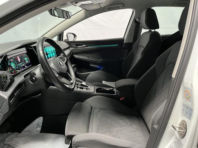 Volkswagen GOLF 1.4 eHybrid Style / AUTOMAAT/ 9.000 KM/ PARK. SENSOREN/ MEMORY SEATS/ ERGO ACTIVE/ STOEL-STUURVERWARM./ IQ. LIGHT/ ADAPT. CRUISE/ APP-CONNECT/ NAVI/ CLIMA/ DAB/ 16" LMV