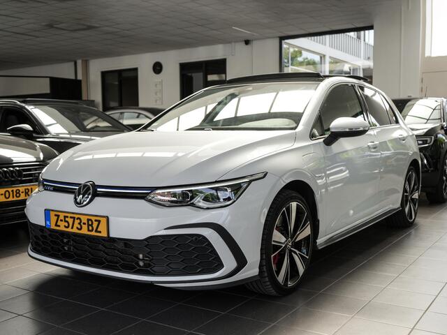 Volkswagen GOLF 1.4 eHybrid GTE | ALCANTARA | SFEER | CAMERA | PANO | IQ