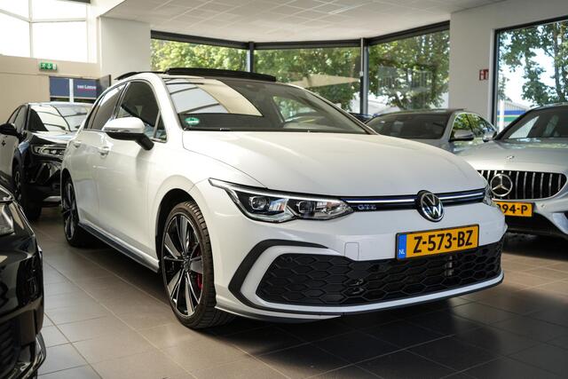 Volkswagen GOLF 1.4 eHybrid GTE | ALCANTARA | SFEER | CAMERA | PANO | IQ