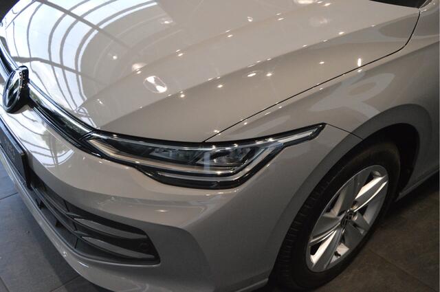 Volkswagen GOLF 1.5 TSI LIFE app connect clima cruise led pdc 16 inch !!