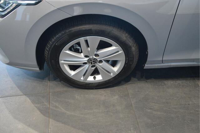 Volkswagen GOLF 1.5 TSI LIFE app connect clima cruise led pdc 16 inch !!