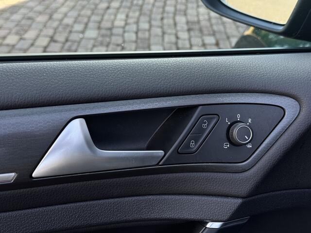 Volkswagen GOLF 2.0 TSI GTI Performance Bright GREEN
