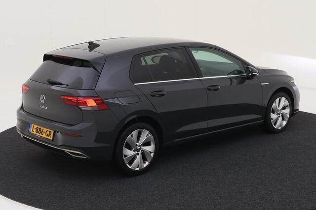 Volkswagen GOLF 1.5 TSI Style / LED / App connect / Parkeersensoren / Lichtmetaal 17 inch /